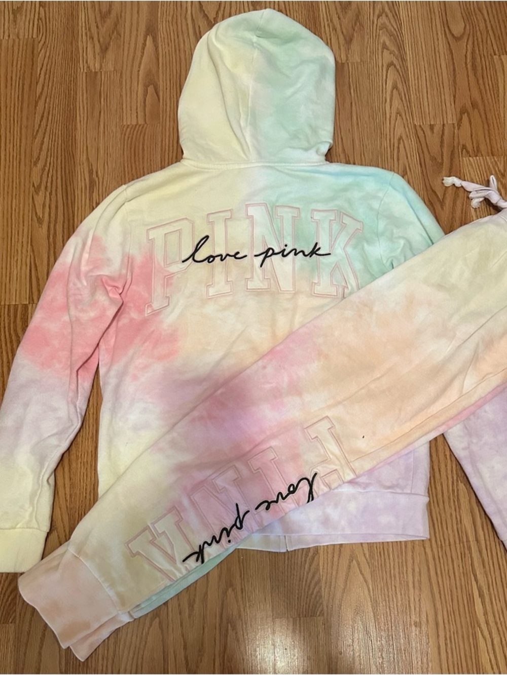 VS Pink Rainbow Tie Dye Freya Outfit M